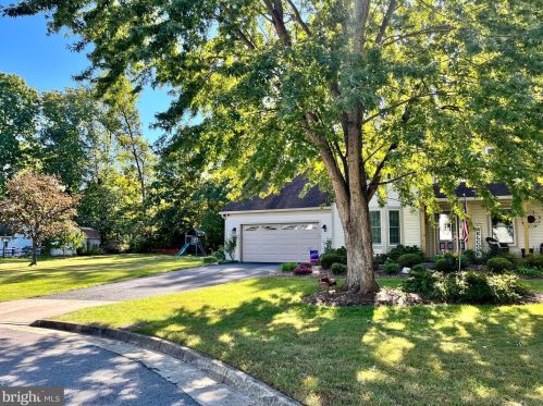 9819 Westwood Manor Ct, Springfield, VA 22015-4046
