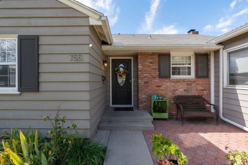 755 Janss St, Anaheim CA  92805-2569 exterior