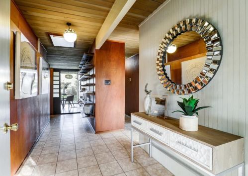 3339 Kenneth Dr, Palo Alto, CA 94303-4216