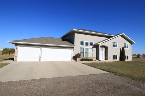 1900 107th St, Burlington, ND 58722-9530