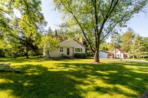 407 Judith Dr, Island Lake, IL 60042-9741