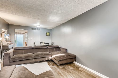 453 Salem Sq, Lemont, IL 60440-2978