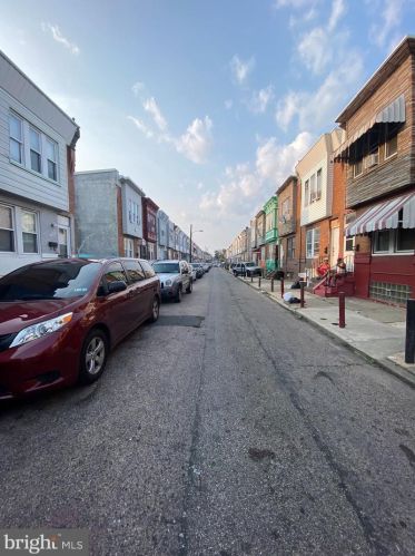 4105 Darien St, Philadelphia, PA 19140-2205