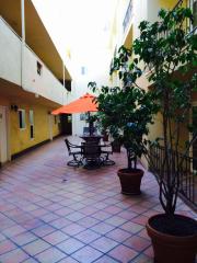 1370 Veteran Ave, Los Angeles CA  90024-4842 exterior