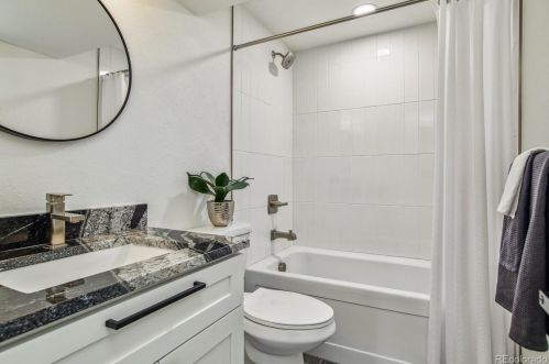 5966 Kenton St, Englewood CO  80111-5722 exterior