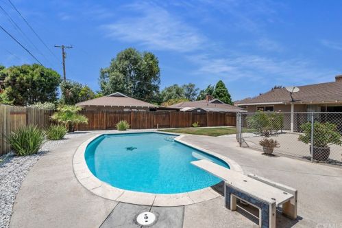 4166 Beechwood Pl, Riverside CA  92506-1151 exterior