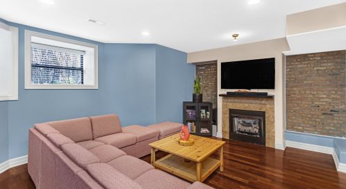 4109 Kenmore Ave, Chicago, IL 60613-2003