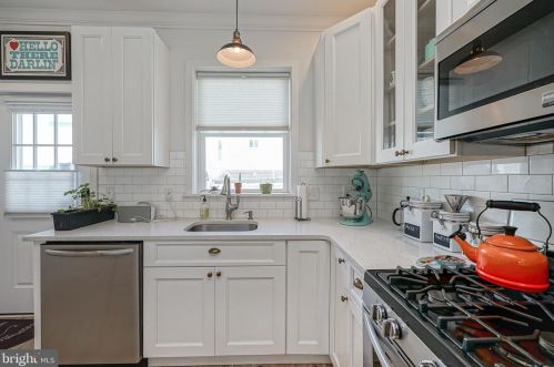 2537 Gordon St, Philadelphia PA 19132-4631 exterior