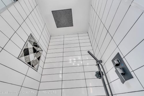 718 Grassmere Ave, Tinton Falls NJ  07712-4333 exterior