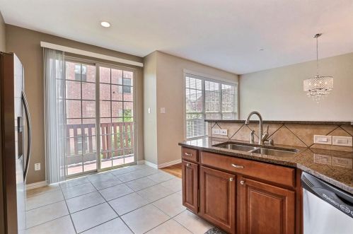 7814 Liverpool Ln, Irving TX 75063-3506 exterior