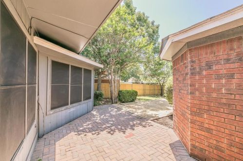 1602 Palisades Dr, Carrollton TX 75007-5043 exterior