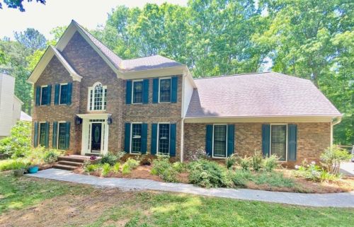 3851 Windhurst Dr, Lilburn, GA 30047-2493