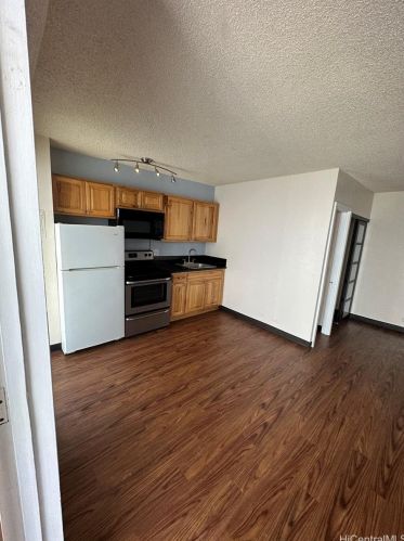 1442 Kewalo St, Honolulu HI  96822-4177 exterior