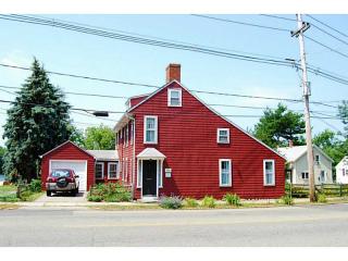74 Roger Williams Ave, East Providence, RI 02916-3407
