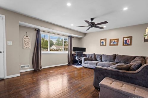 49 Alison Dr, Wapping, CT 06074-1148