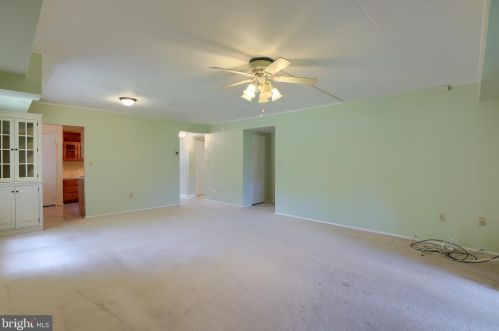 97 Valleybrook Dr, Lancaster PA  17601-4612 exterior