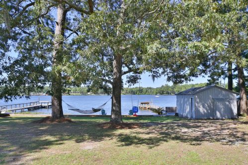 1498 Lesesne Dr, Foreston, SC 29102-7804