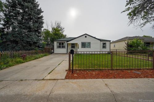 1780 Iola St, Denver, CO 80010-2340