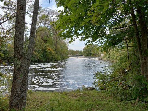 109 Cottage St, Pittsfield, ME 04967-3534