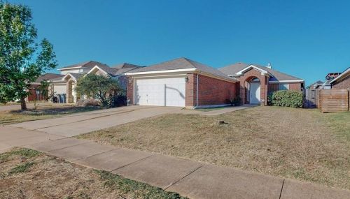 7508 Fallen Trl, Fort Worth TX  76123-2879 exterior