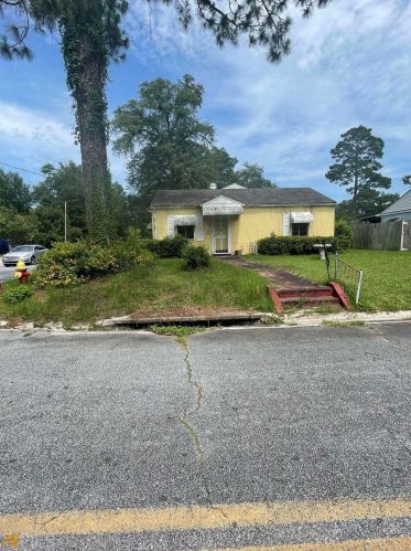 300 Blackwell St, Waycross, GA 31501-2802