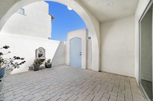 2005 Orange Olive Rd, Orange, CA 92865-3326