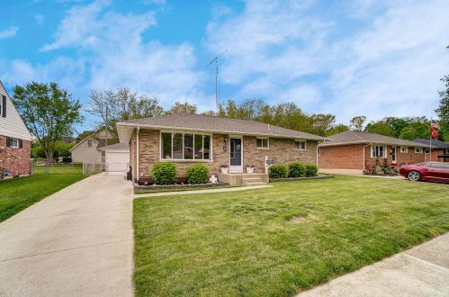 1241 Montego Dr, Springfield, OH 45503-6220