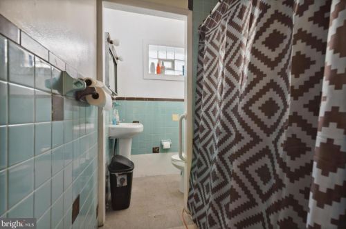 2119 Chelten Ave, Philadelphia PA 19138-2519 exterior