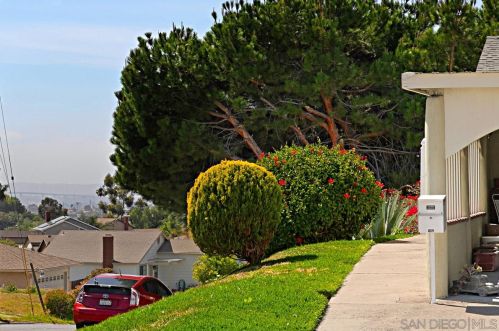 377 Dale Grove Ln, San Diego, CA 92114-7118