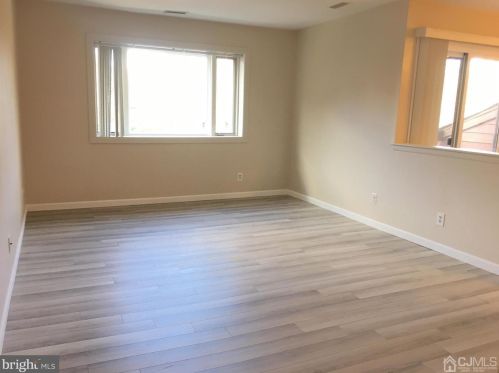 3325 Sayre Dr, Princeton NJ  08540-5869 exterior