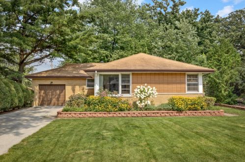 12827 Westgate Dr, Palos Heights, IL 60463-2236