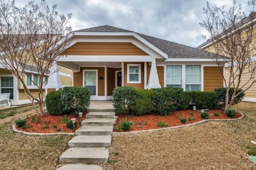 9032 Eagle Dr, Aubrey, TX 76227-5785