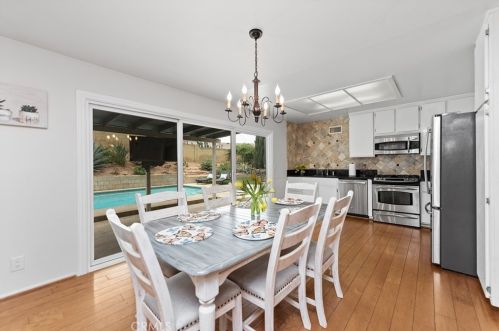 6750 Charing St, Simi Valley CA 93063-3926 exterior