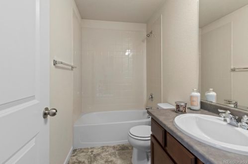 1824 Buchanan Cir, Aurora CO 80018-6019 exterior