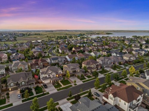 26605 Peakview Dr, Aurora CO 80016-6108 exterior