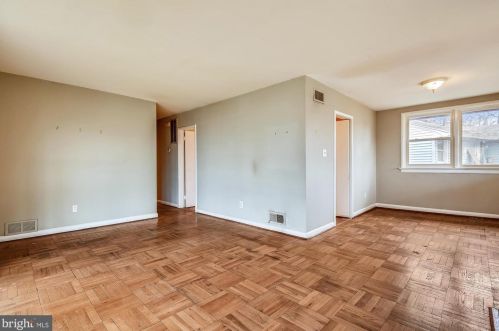 8407 Tahona Dr, Silver Spring MD 20903-3210 exterior