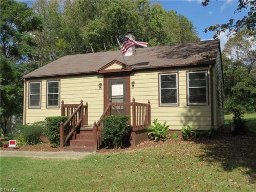 836 Summit Ave, Reidsville, NC 27320-4539