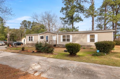 580 Pine St, Bowman, SC 29018-8407