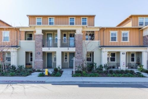 679 Murphy Ranch Rd, Milpitas, CA 95035-7994