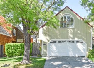 553 Fieldcrest Dr, Healdsburg, CA 95448-3364