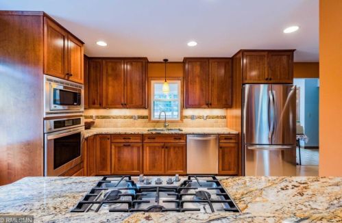 7584 Groveland Rd, Saint Paul MN  55112-3802 exterior