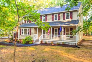 2900 Ellesmere Dr, Midlothian, VA 23113-3880