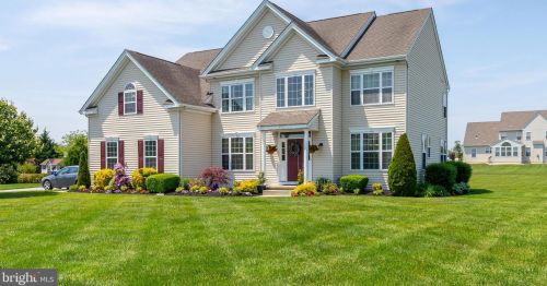 202 Fernwood Ct, Harrison Township, NJ 08062-1858