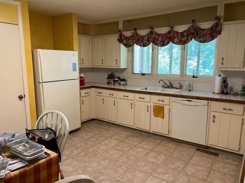 5159 Shore Dr, Conyers GA  30094-4713 exterior