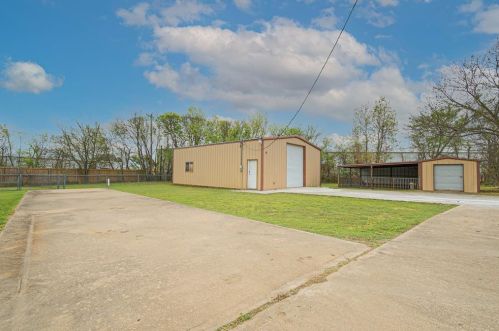 501 Center St, Whitewright TX 75491-2804 exterior