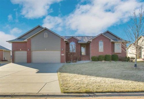 319 Evergreen Ct, Cheney, KS 67025-9203