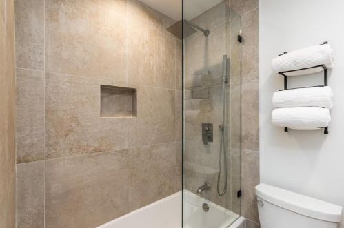 2334 Cortez Way, Atlanta GA  30319-3914 exterior