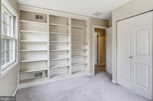 800 Rosemere Ave, Silver Spring MD 20904-3020 exterior