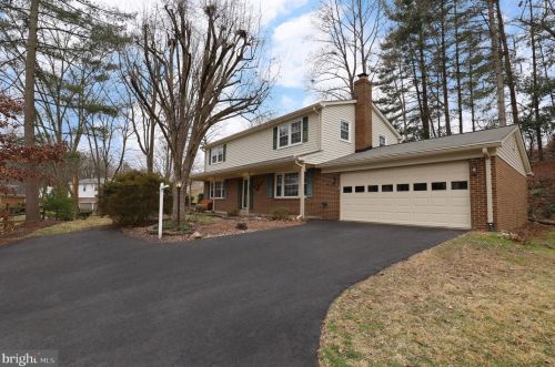 7099 Game Lord Dr, Springfield VA  22153-1312 exterior