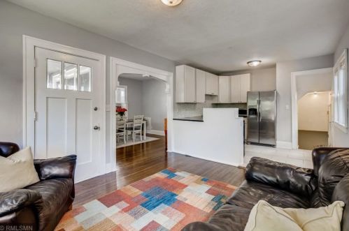 1072 Charles Ave, Saint Paul MN  55104-2617 exterior